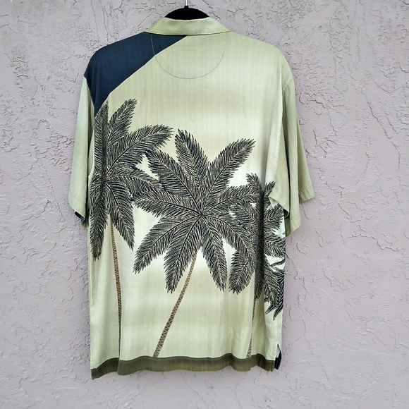 TOMMY BAHAMA TROPICAL HAWAIIAN SILK BUTTON DOWN - Picture 6 of 9